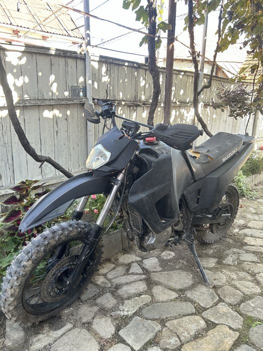 Suzuki Dr800cc.