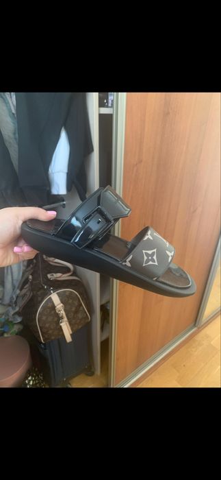 Женские шлепки Louis Vuitton