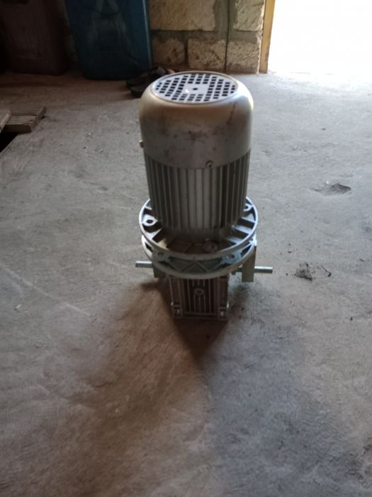 Мотор с редуктором