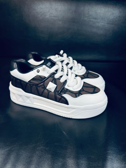 Valentino Garavani Premium