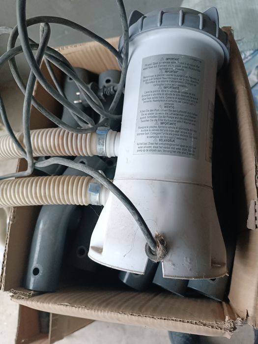 Бассейн круглый с насосом