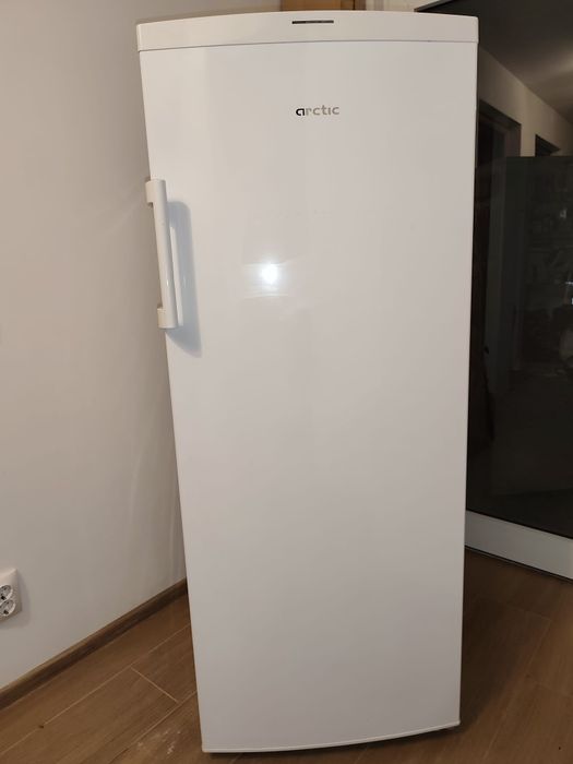 Congelator vertical Arctic