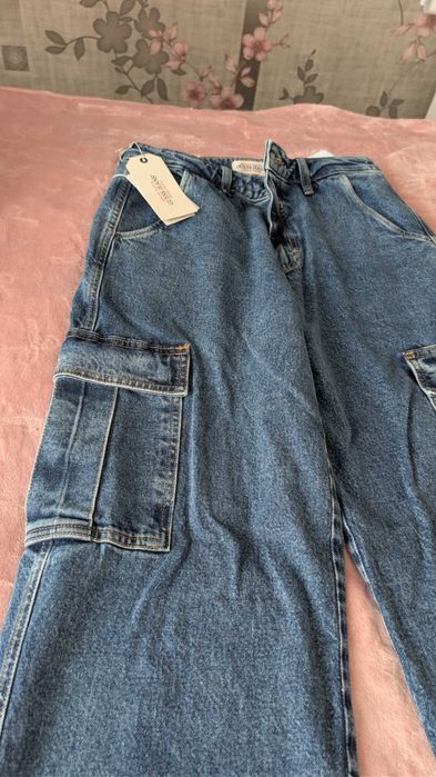 Нови дънки Guess