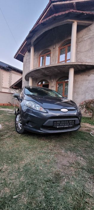 Vând Ford fiesta 1.2 benzina