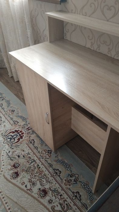 Парта,рабочий стол.срочно