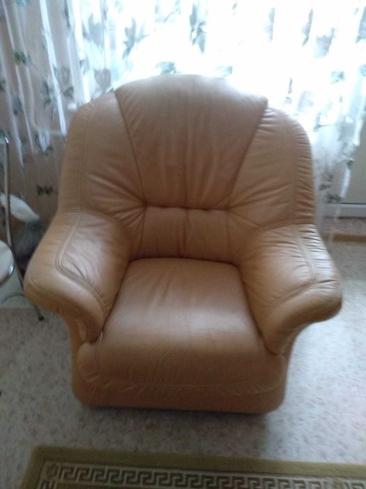 Продам кожанную мягкую мебель