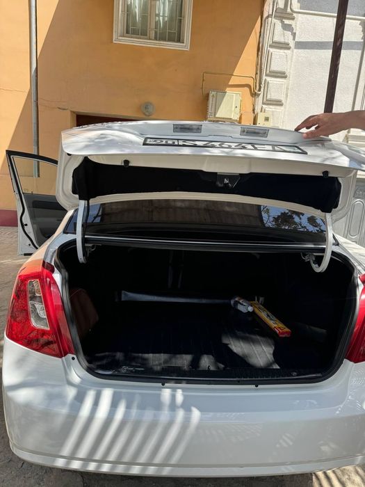 Жентра мошина сотилади