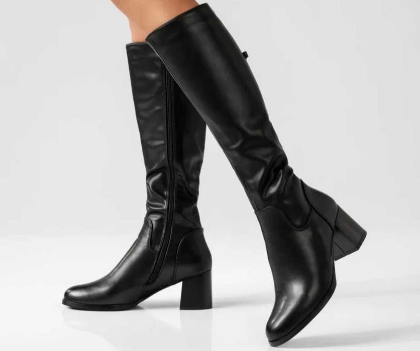 Дамски ботуши с дебел ток