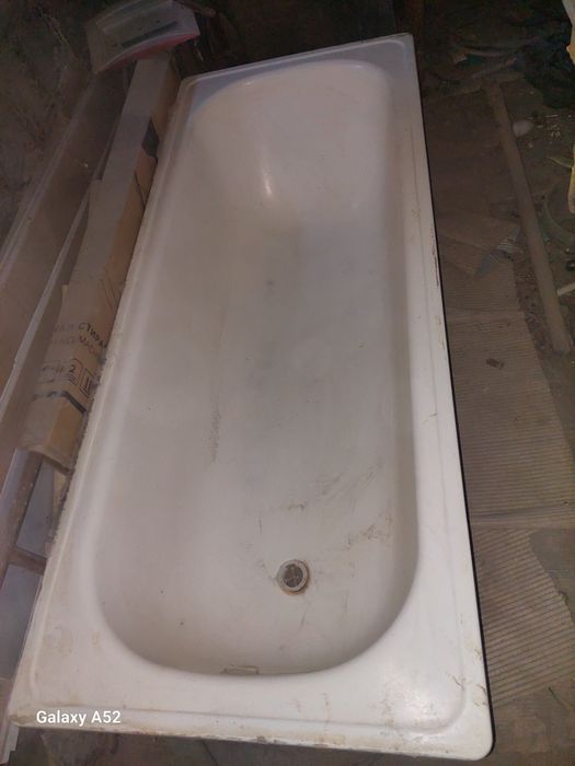 Продаётся керамическая ванная в хорошем состояннии