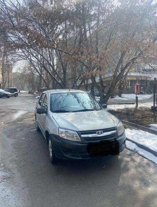 Продам Лада гранта 2013 год