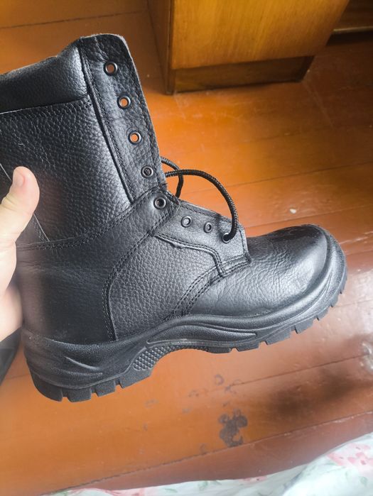 Продам берцы 43 размер