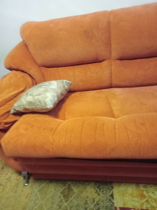 Диван малый,ламбрикен