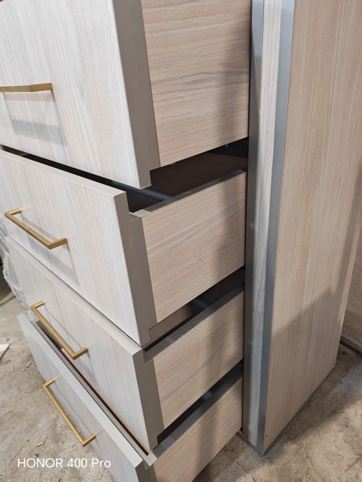 Продам шкафчик с ящиками