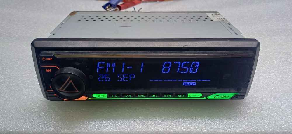 Продам магнитолу AURA