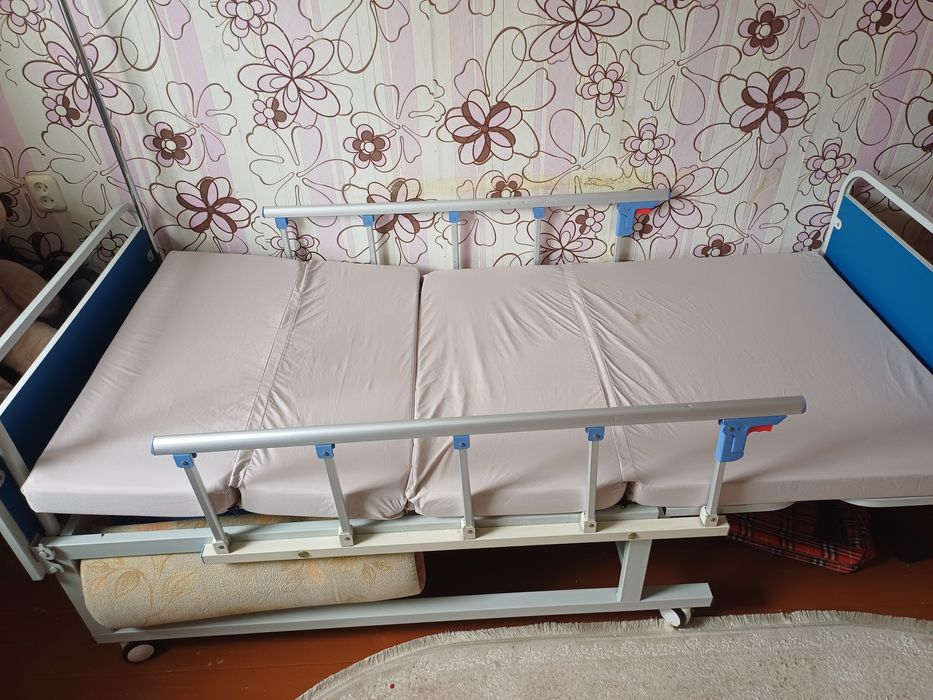 Медицинская кровать