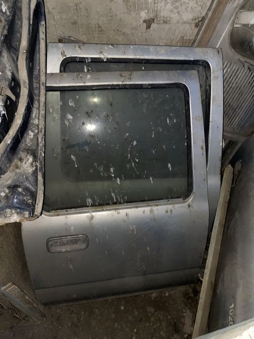 Продам двери на тойота хайлюкс…