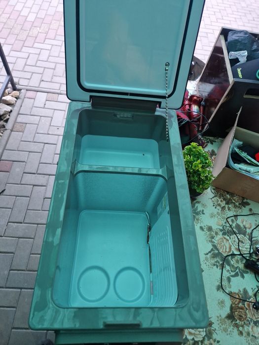 Frigider mare 42 litri auto