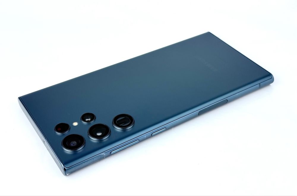 Samsung Galaxy S22 Ultra 5G 256GB 8RAM Green Отличен!