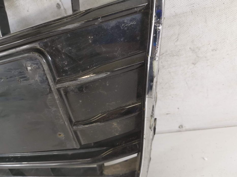 Ауди А6 / Audi A6 [ - ] Оригинална централна решетка на радиатора