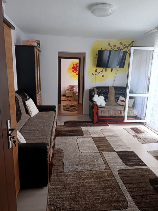 Apartament 2 camere semidecomandat Resita