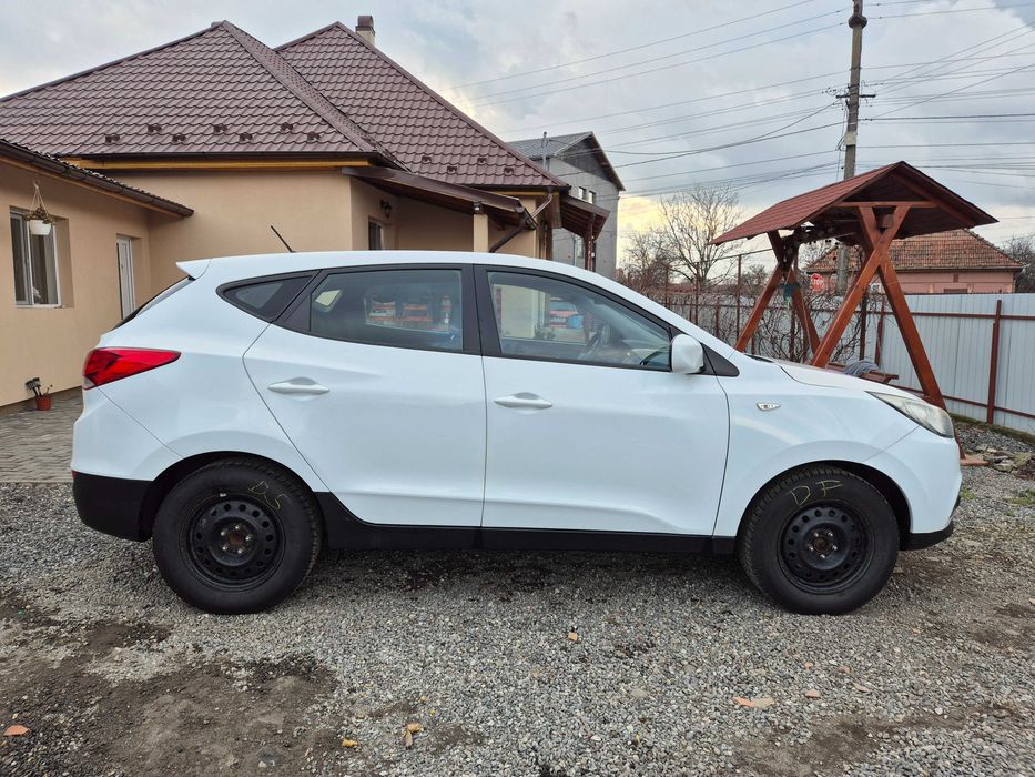 HYUNDAI ix35 2011 — imagine 2