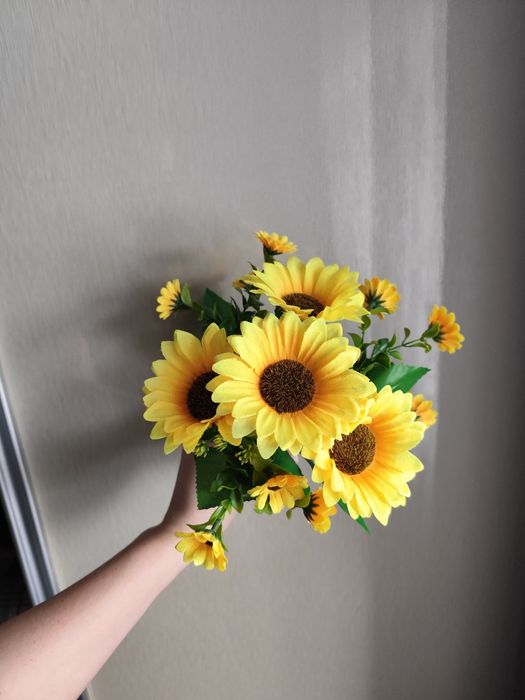 Цветы на кладбище