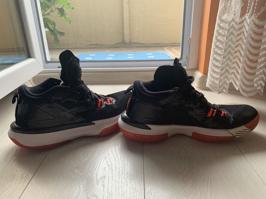 Обувки Jordan Zion 1