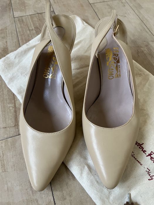 Salvatore Ferragamo, pantofi marimea 39
