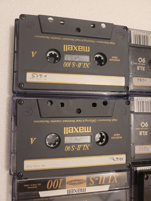 Lot 12  casete Maxell crom