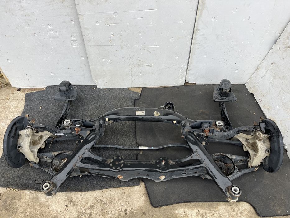 Punte spate 4x4 4MOTION VW Passat B8 3Q0505235M 2014-2020 completa