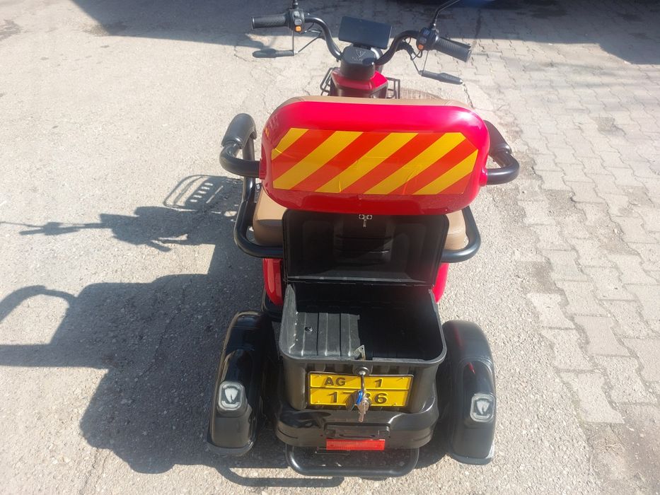 Vând triciclu electric