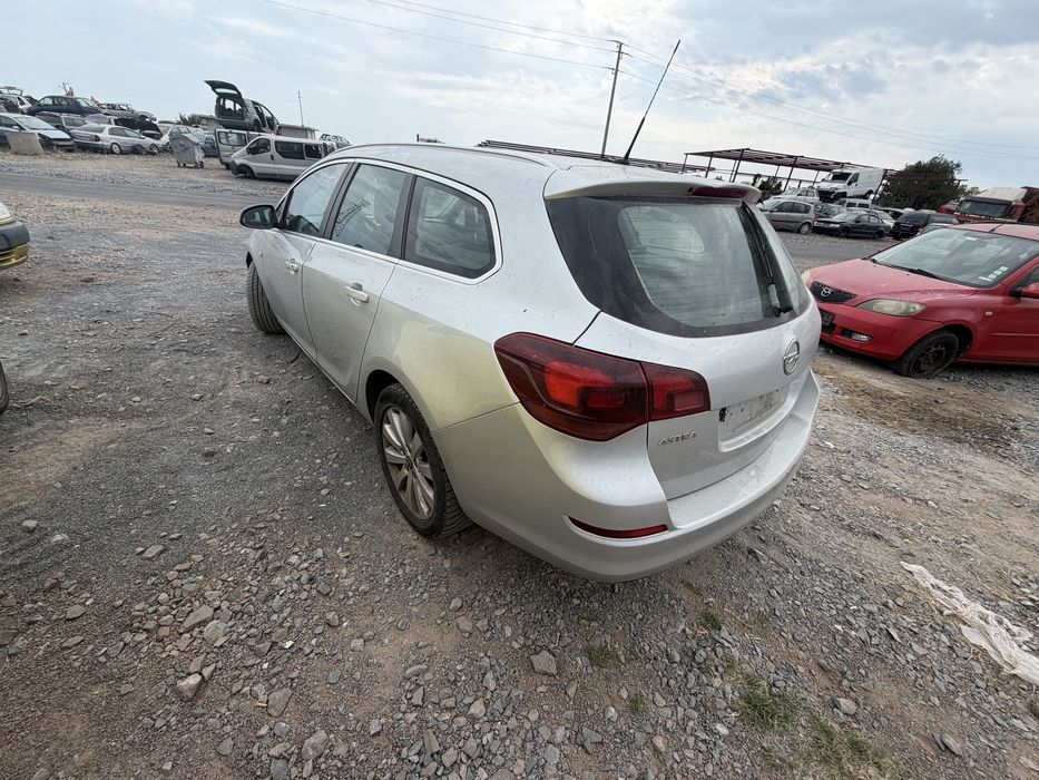 Opel Astra J Sports Tourer 1.7 CDTI 125 hp A17DTR 2012 g. на части