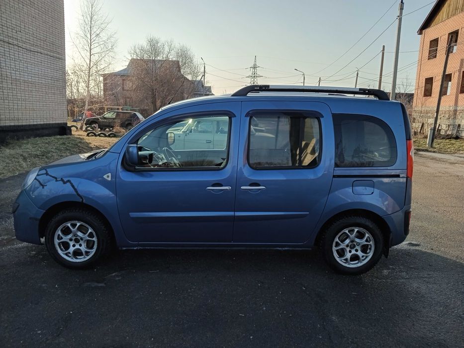 Рено кангу минивэн .