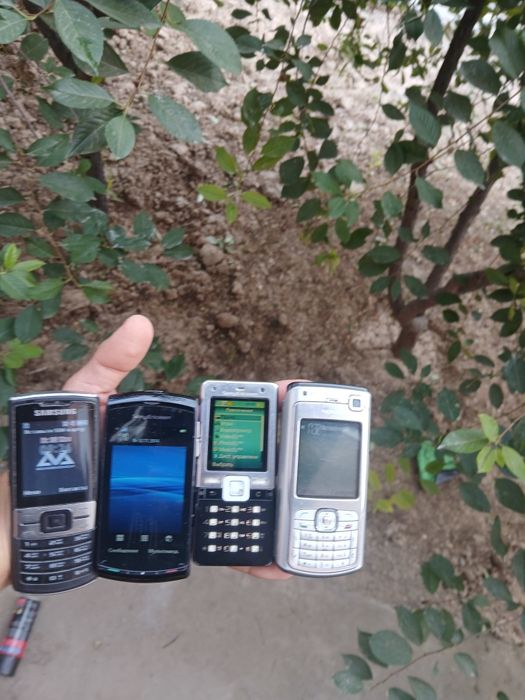 Telefonlar sotiladi