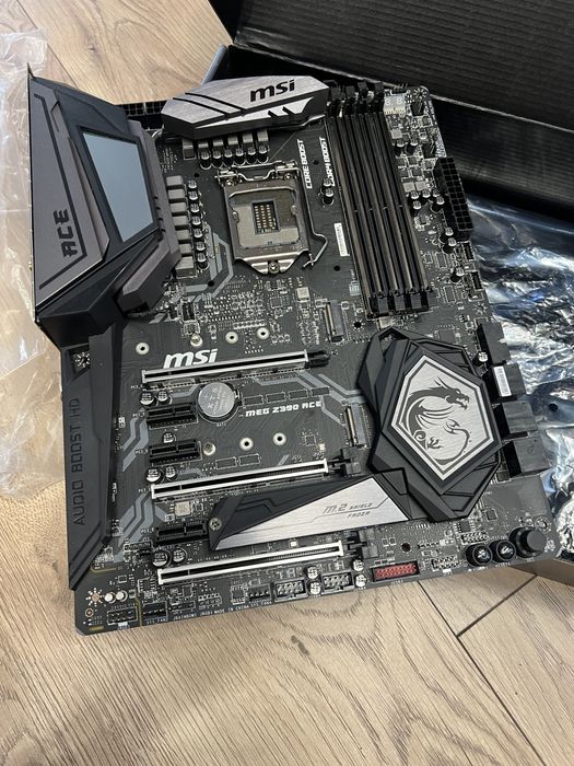 Материнакая плата Asus megz390 ace