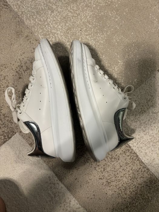 Alexander McQueen 40