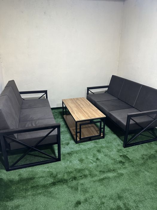 Журналний столик в стиле лофт