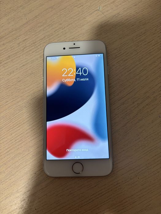 iPhone 7 в идеальном состоянии