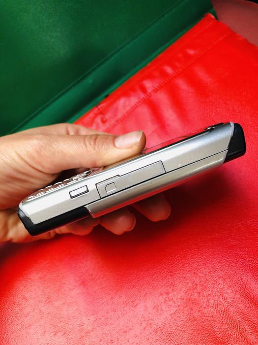 Telefoane mobile vechi si cbluri huse folii