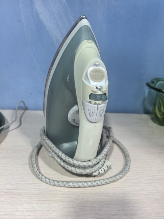 Утюг срочно продам