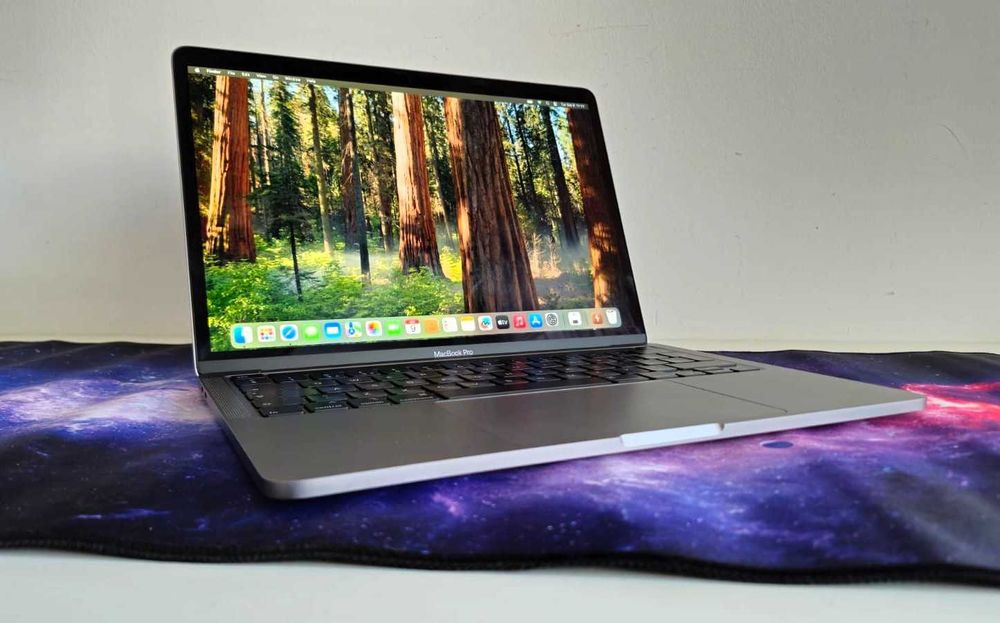 MacBook Pro 13 2020  Intel Core i5 2GHz, 16 GB RAM 512SSD - CA NOU!