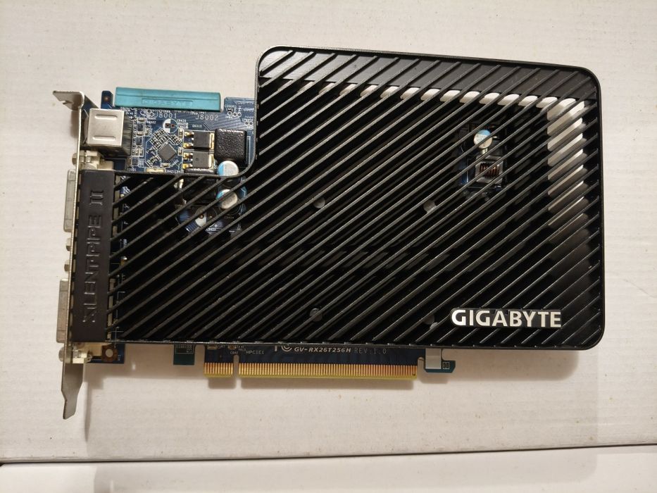 Видеоадаптер PCI-E GIGABYTE GeForce 9800 GT 600MHz 512Mb DDR3 900MHz 2