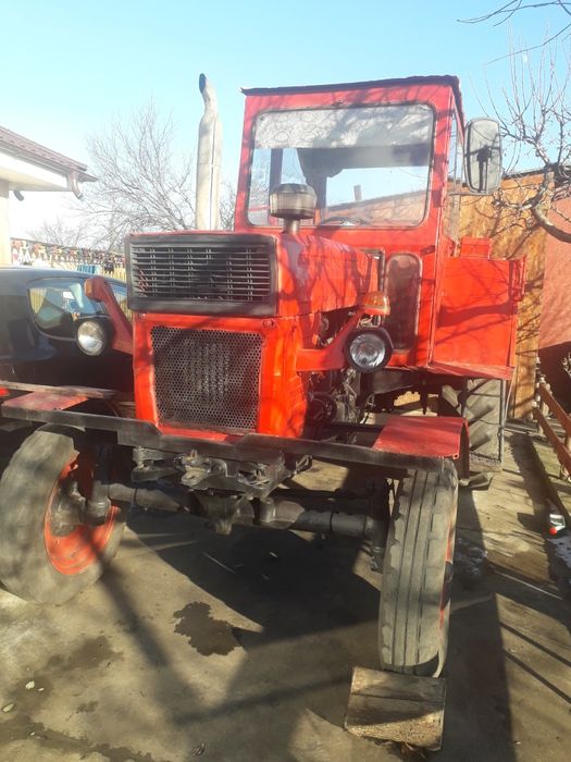 Vând tractor U650