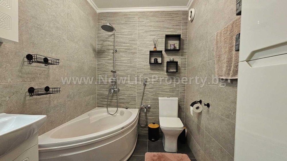 Продава се Тристаен апартамент в Несебър - 121 кв.м за 2397 €/кв.м - Снимка #17