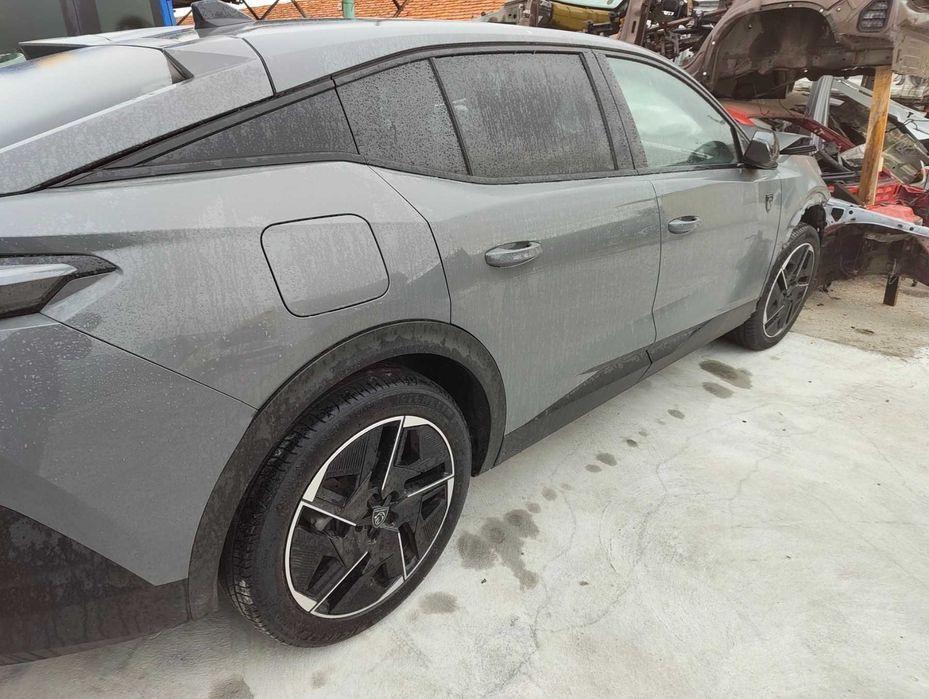 Peugeot 408 GT-LINE-ЗА ЧАСТИ