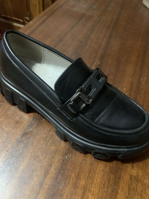 Туфли школьные для девочки.