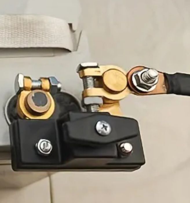 Intrerupator baterie auto comutator