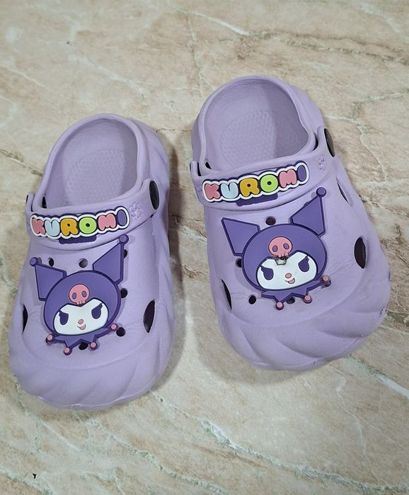 Продаётся обувь для девочек на 3 годика