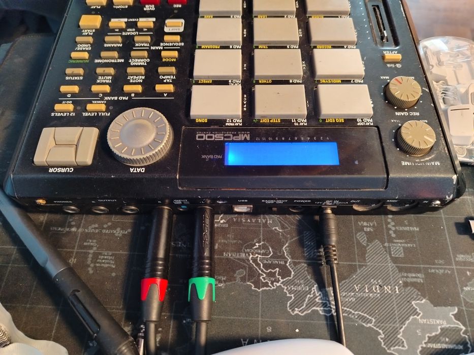 Семплер AKAI MPC 500