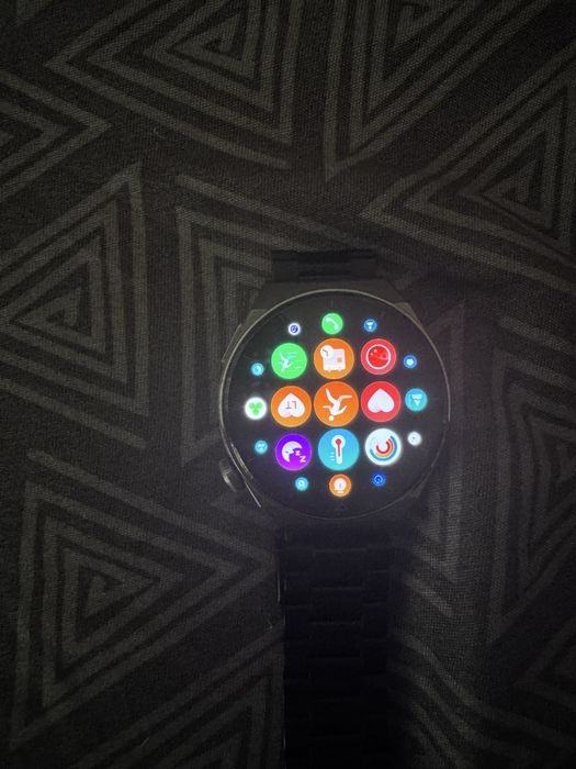 Vând Huawei Watch GT 3 Pro – stare excelentă